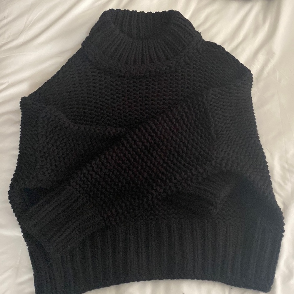 Free People black chunky cable knit sweater size medium